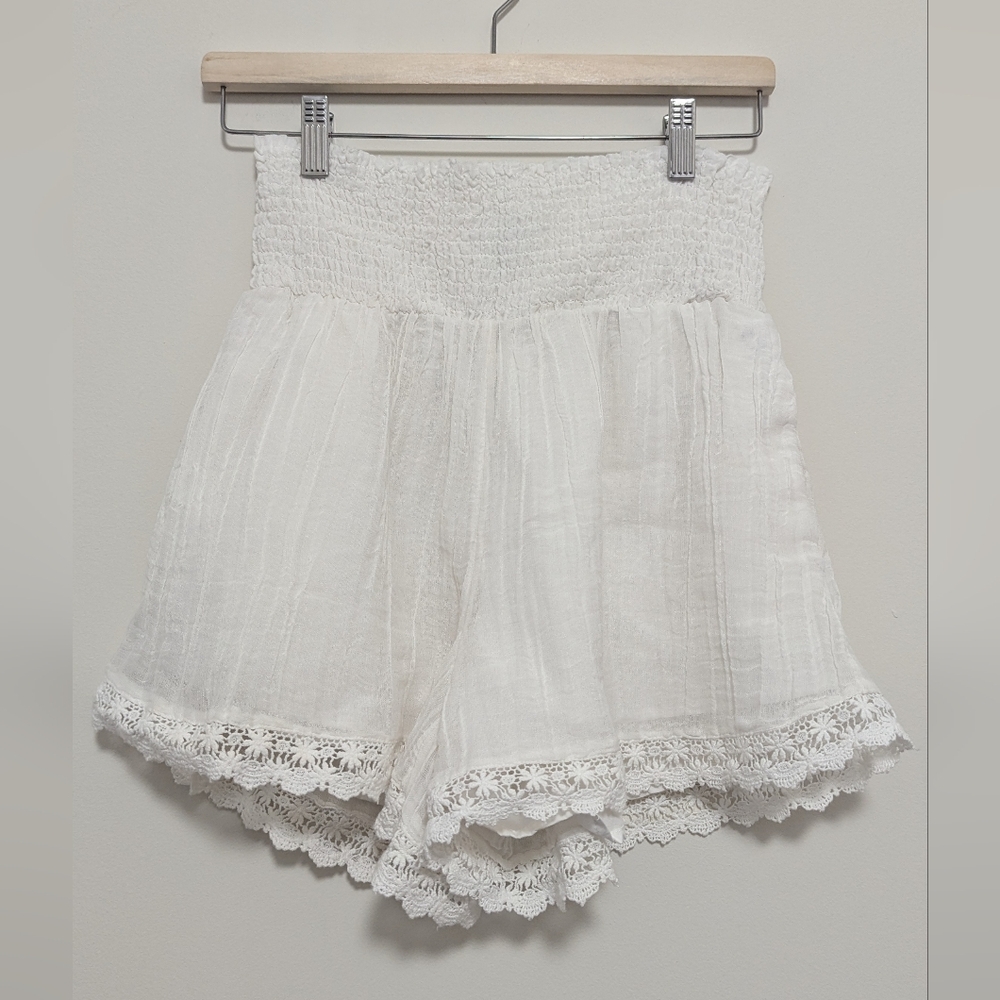 Guess White Lace Trim Lined Gauze Pull On Shorts.